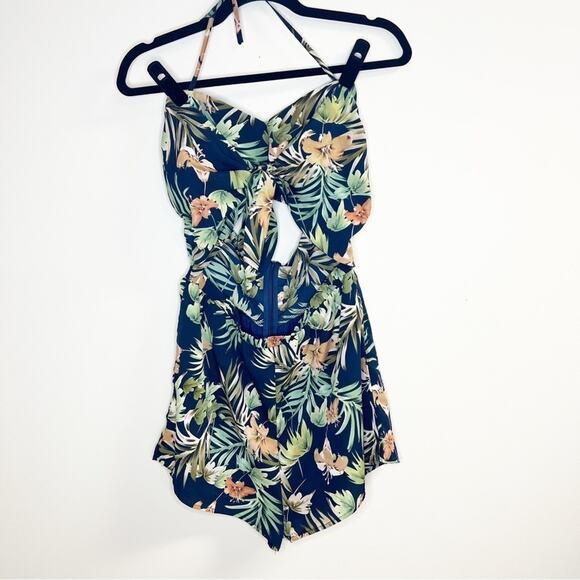 Superdown myra front tie floral romper Size Medium - Picture 3 of 9